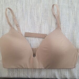 SKIMS Tan Seamless Bra
